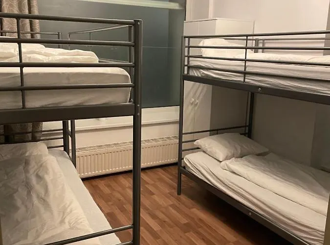 بيت ضيافة Nice Room Close To Main Station